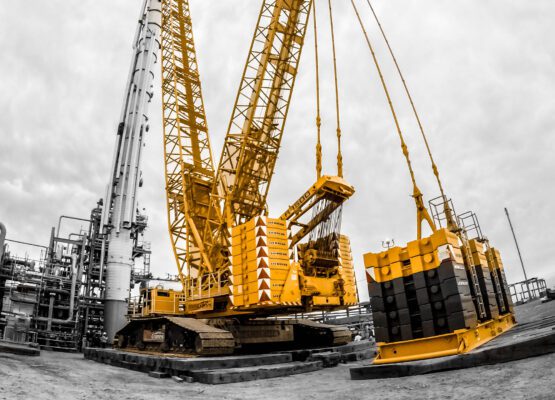 LR1500 Crawler Cranes Reeves County 463,000 lb Demethanizer Install